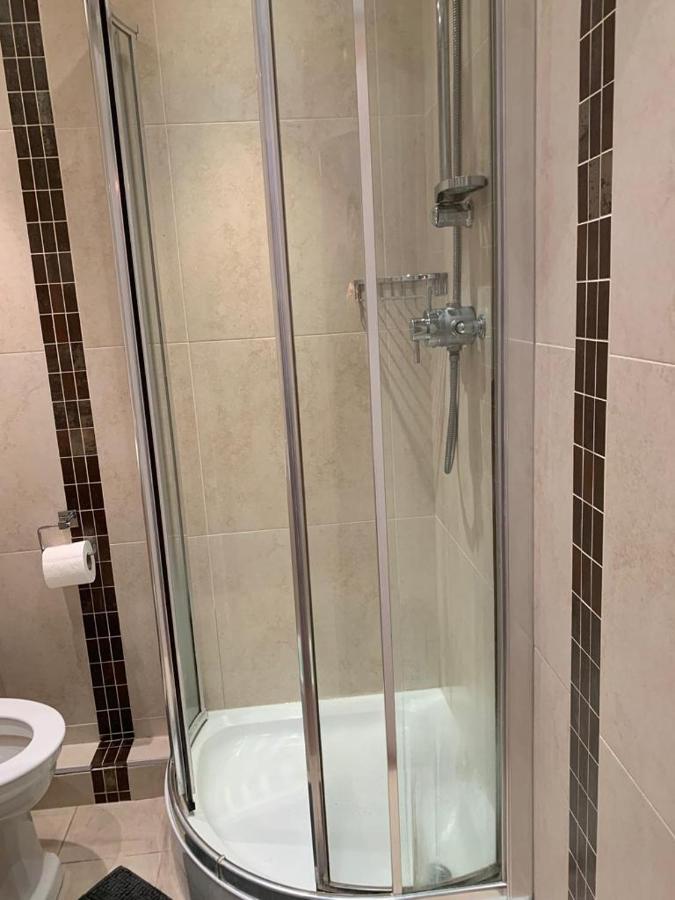 Lovely 3 Bedroom Apartment London Eksteriør billede