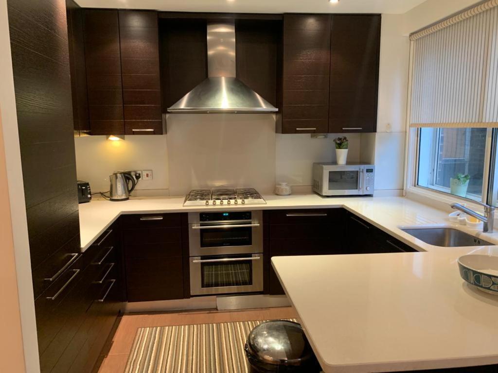 Lovely 3 Bedroom Apartment London Eksteriør billede