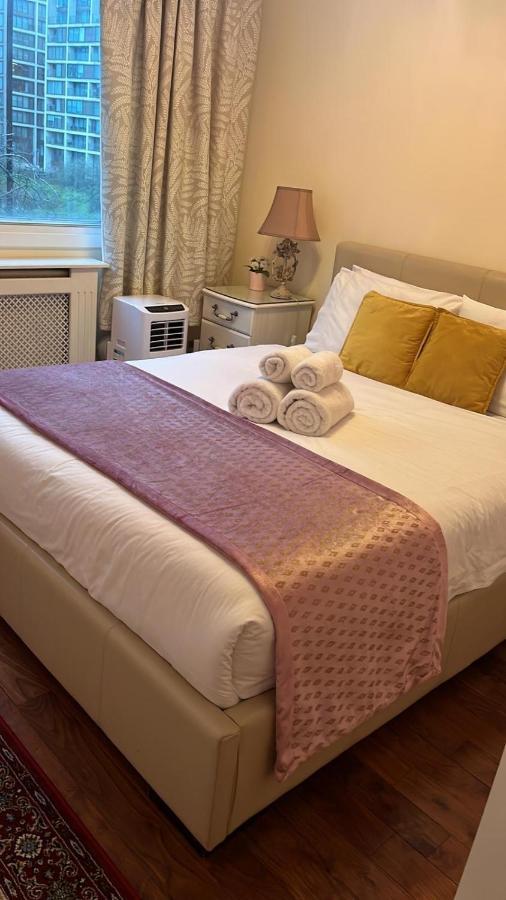 Lovely 3 Bedroom Apartment London Eksteriør billede