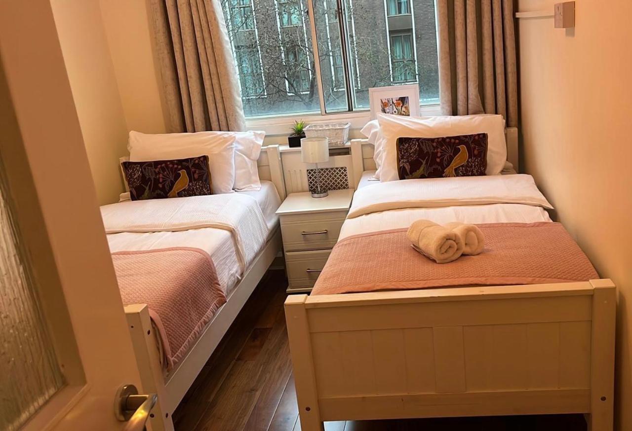 Lovely 3 Bedroom Apartment London Eksteriør billede